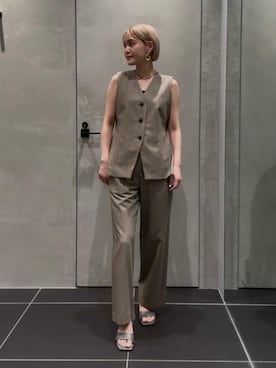 「BEAUTY&YOUTH UNITED ARROWS（ビューティーアンドユースユナイテッドアローズ）のアイテム（サンダル）」を使った、稲垣　オデット エ オディール スタッフさん（レディース・157cm）の夏コーディネート