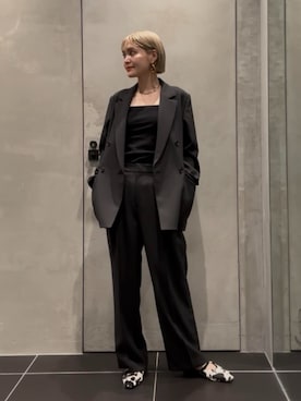 「秋服」｜「アイテム（サンダル）」を使った、稲垣　オデット エ オディール スタッフさん（レディース・157cm）の秋コーディネート