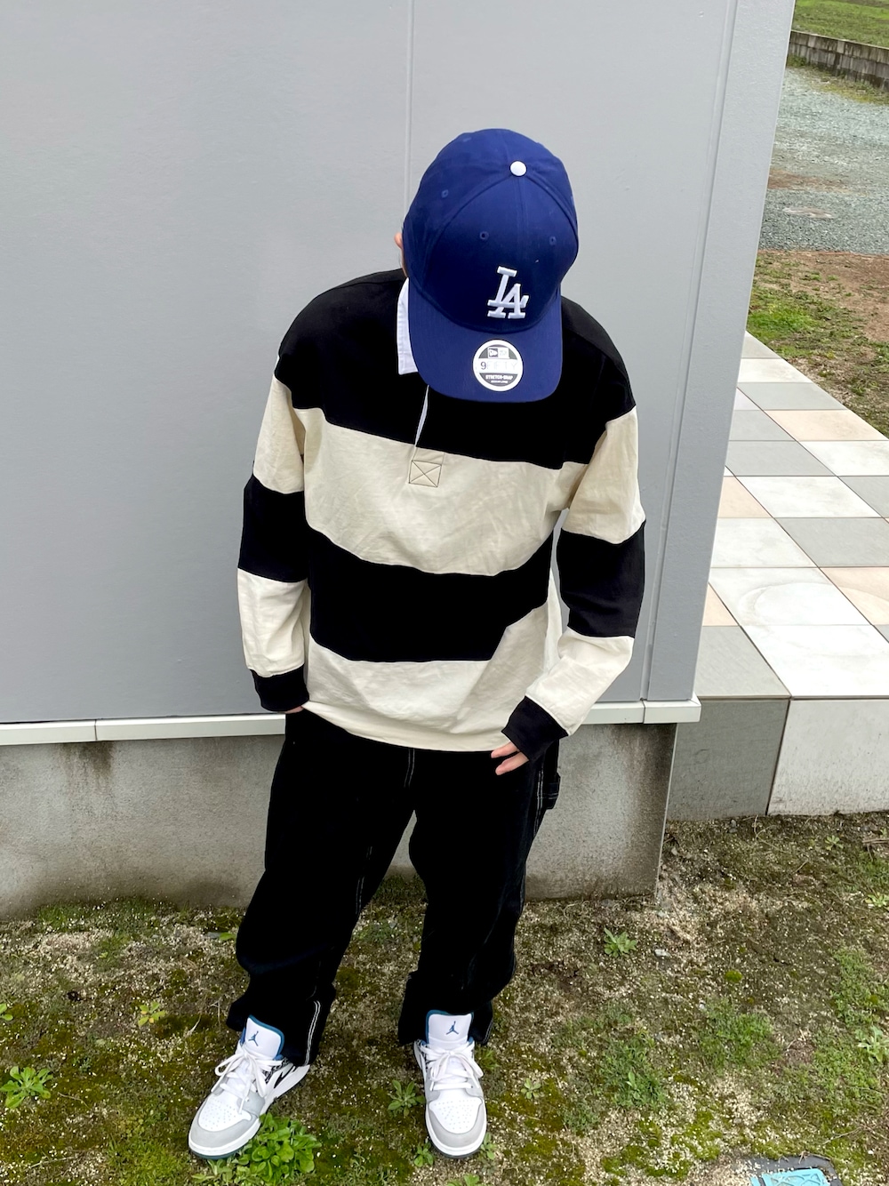 「休日コーデ、秋冬コーデ、低身長女子、ストリート、キャップ、スニーカー、黒パンツ、ボーダー、エアジョーダン、ニューエラ、NEW ERA、AIR JORDAN、GU」｜「GUのアイテム（トップス、その他）」を使った、りこぴんさん（レディース・153cm）の冬コーディネートの1枚目の写真