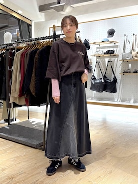 「アイテム（デニムスカート）」を使った、やまゆかさん（レディース・162cm）の秋コーディネート