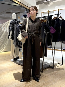「アイテム（つなぎ/オールインワン、ブラウン系）」を使った、やまゆかさん（レディース・162cm）の夏コーディネート