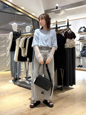 「LEPSIM（レプシィム）の【500mlペットボトルも入る】フラップボディバッグ　574895（ショルダーバッグ、ブラック系）」を使った、やまゆかさん（レディース・161cm）の夏コーディネート