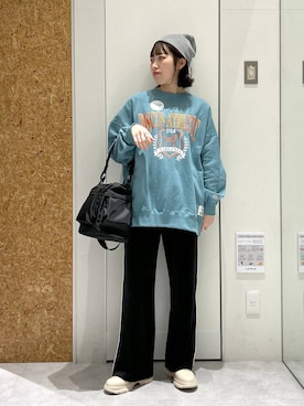 「アイテム（ニットキャップ/ビーニー、グレー系）」を使った、やまゆかさん（レディース・162cm）の冬コーディネート