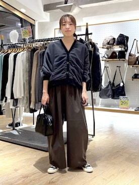 「LEPSIM（レプシィム）のイージーコクーンワイドパンツ　499926（その他パンツ）」を使った、やまゆかさん（レディース・162cm）の秋コーディネート