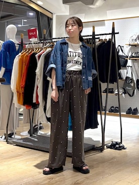 「LEPSIM（レプシィム）のデニムBIGショートシャツ/SS　639529（シャツ/ブラウス、ブルー系）」を使った、やまゆかさん（レディース・161cm）の夏コーディネート