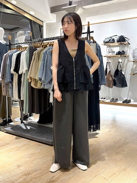「LEPSIM（レプシィム）の《リネンライクドライシリーズ》ギャザーワイドパンツ　638911（その他パンツ、グレー系）」を使った、やまゆかさん（レディース・161cm）の春コーディネート