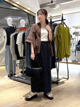 「LEPSIM（レプシィム）のベルトバックルクッションサンダル　638815（サンダル、ホワイト系）」を使った、やまゆかさん（レディース・161cm）の夏コーディネート