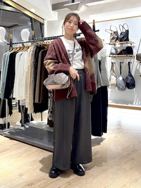 「LEPSIM（レプシィム）のドロストスクエアバッグ　578196（ショルダーバッグ）」を使った、やまゆかさん（レディース・162cm）の秋コーディネート
