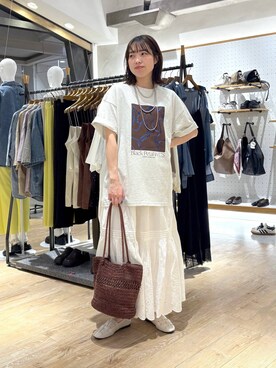 「LEPSIM（レプシィム）のティアードレーススカート　634188（スカート、ホワイト系）」を使った、やまゆかさん（レディース・161cm）の春コーディネート