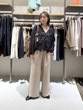 「LEPSIM（レプシィム）のソフトクッションパンプス　638849（パンプス、ブラック系）」を使った、やまゆかさん（レディース・161cm）の春コーディネート