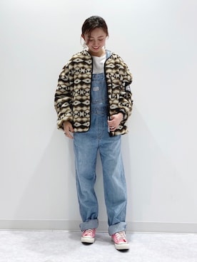 「Levi's（リーバイス）のアイテム（サロペット/オーバーオール）」を使った、matsunaga tomoeさん（レディース・157cm）の秋コーディネート