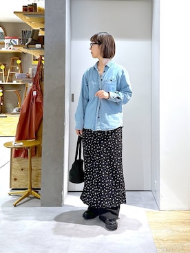 「studio CLIP（スタディオクリップ）の2タックワイドストレートパンツ[プチ・プラスサイズあり]《オケージョン2026SS》（スラックス、ブラック系）」を使った、さちち さん（レディース・156cm）の春コーディネート