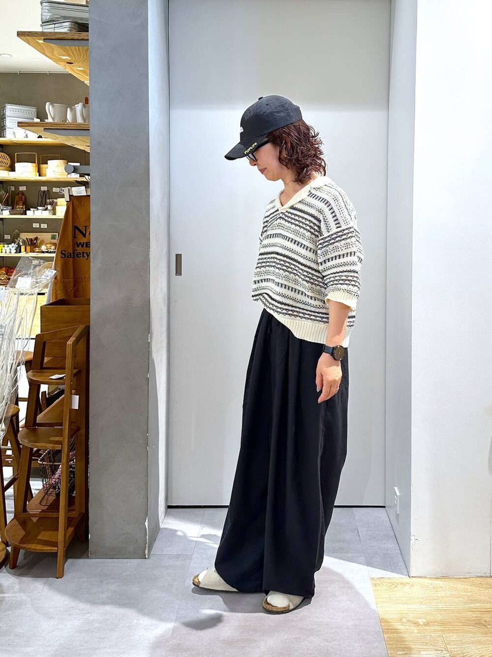 「Over40スタッフ、接触冷感、ニット、キャップ、ベーシック/シンプル、カジュアル、メンズライク、ママコーデ、楽ちんコーデ、春コーデ、クリップスタッフ_studio CLIP、ナチュラル、studio CLIP、50代前半です、おでかけ」｜「studio CLIPの【daily CLIP】odds ステッチCAP（キャップ、ブラック系）」を使った、さちち さん（レディース・156cm）の夏コーディネートの1枚目の写真