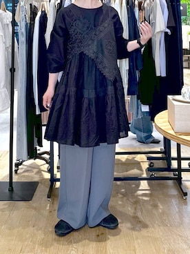 「studio CLIP（スタディオクリップ）の《natural by clip》ダブルフロントCティアードチュニックブラウス（シャツ/ブラウス、ブラック系）」を使った、さちち さん（レディース・156cm）の春コーディネート