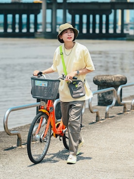「plain-me（プレインミー）のアイテム（パンツ）」を使った、weicen さん（レディース・165cm）の夏コーディネート