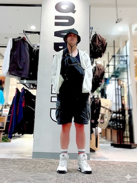 「アイテム（ボディバッグ/ウエストポーチ）」を使った、ヴァンパイアようくんさん（メンズ・177cm）の秋コーディネート