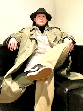 「アイテム（トレンチコート）」を使った、ヴァンパイアようくんさん（メンズ・177cm）の冬コーディネート