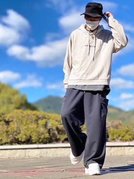 「BASQUE magenta（バスクマゼンタ）のアイテム（トップス）」を使った、しょう🐤🐦🐧しばらく休みますさん（メンズ・173cm）の秋コーディネート