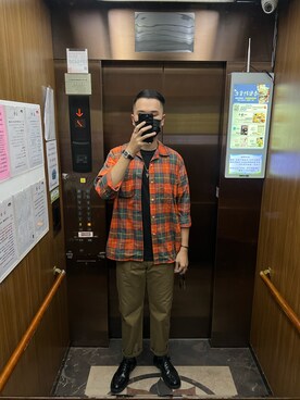 「UNIVERSAL OVERALL（ユニバーサルオーバーオール）のアイテム（パンツ）」を使った、杰森屎塔森さん（メンズ・187cm）の春コーディネート