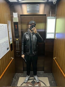「ASICS（アシックス）のアイテム（パンツ）」を使った、杰森屎塔森さん（メンズ・187cm）の冬コーディネート