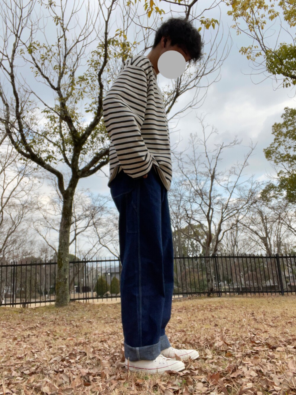 「春コーデ、シンプルコーデ、休日スタイル、orcival、ボーダー、バスクシャツ、orslow、ペインターパンツ、converse、コンバース、CT70s、ハイカットスニーカー、ジョジョの奇妙な冒険、ジョジョ立ち、キラークイーン」｜「orSlowのアイテム（デニムパンツ、ブルー系）」を使った、yoshiさん（メンズ・176cm）の冬コーディネートの1枚目の写真