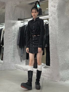 「アイテム（デニムスカート）」を使った、北川 七海 (DIESEL)さん（レディース・166cm）の秋コーディネート