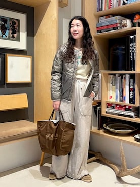 「Gramicci（グラミチ）のアイテム（ジャケット/アウター）」を使った、B:MING by BEAMS WOMENさん（レディース・159cm）の秋コーディネート