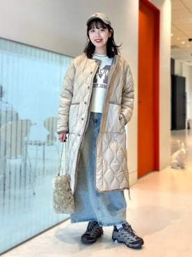 「アイテム（デニムスカート）」を使った、B:MING by BEAMS WOMENさん（レディース・161cm）の秋コーディネート