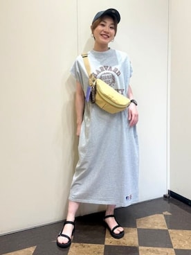 「アイテム（ボディバッグ/ウエストポーチ、イエロー系）」を使った、B:MING by BEAMS WOMENさん（レディース・161cm）の春コーディネート