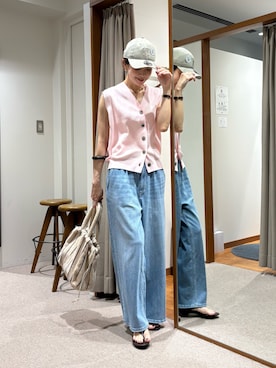 「URBAN RESEARCH（アーバンリサーチ）の『3サイズ展開』綿麻デニムイージーパンツ（デニムパンツ、ブルー系）」を使った、岡本さん（レディース・167cm）の夏コーディネート