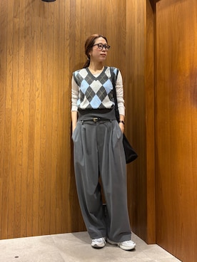 「URBAN RESEARCH（アーバンリサーチ）のアーガイルニットベスト（ベスト、グレー系）」を使った、岡本さん（レディース・167cm）の夏コーディネート