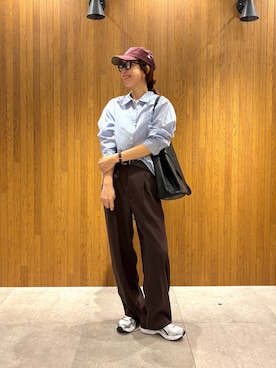 「URBAN RESEARCH（アーバンリサーチ）のアイテム（メガネ）」を使った、オカモトさん（レディース・167cm）の秋コーディネート