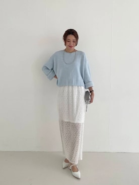 「URBAN RESEARCH（アーバンリサーチ）のテープヤーンVネック畦ニット（ニット/セーター）」を使った、岡本さん（レディース・167cm）の春コーディネート