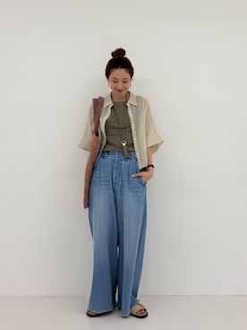 「URBAN RESEARCH（アーバンリサーチ）のハーフスリーブシアーショートシャツ（シャツ/ブラウス、グレー系）」を使った、岡本さん（レディース・167cm）の春コーディネート