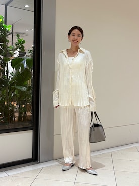 「URBAN RESEARCH（アーバンリサーチ）のPIENI　CICACUI kinchaku（ハンドバッグ、グレー系）」を使った、岡本さん（レディース・167cm）の春コーディネート
