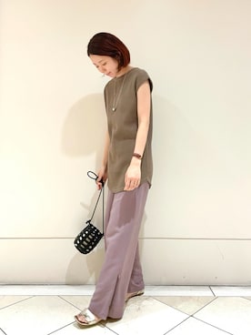 「VACATION（バケーション）のアイテム」を使った、岡本さん（レディース・167cm）の夏コーディネート