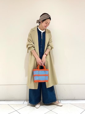 「URBAN RESEARCH（アーバンリサーチ）のアイテム（トレンチコート）」を使った、オカモトさん（レディース・167cm）の冬コーディネート