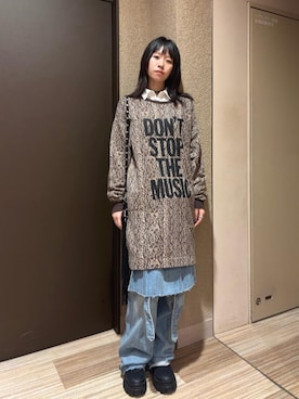 「HYSTERIC GLAMOUR（ヒステリックグラマー）のロゴスタッズ フリンジミニバッグ（ショルダーバッグ）」を使った、ユウさん（レディース・168cm）の秋コーディネート