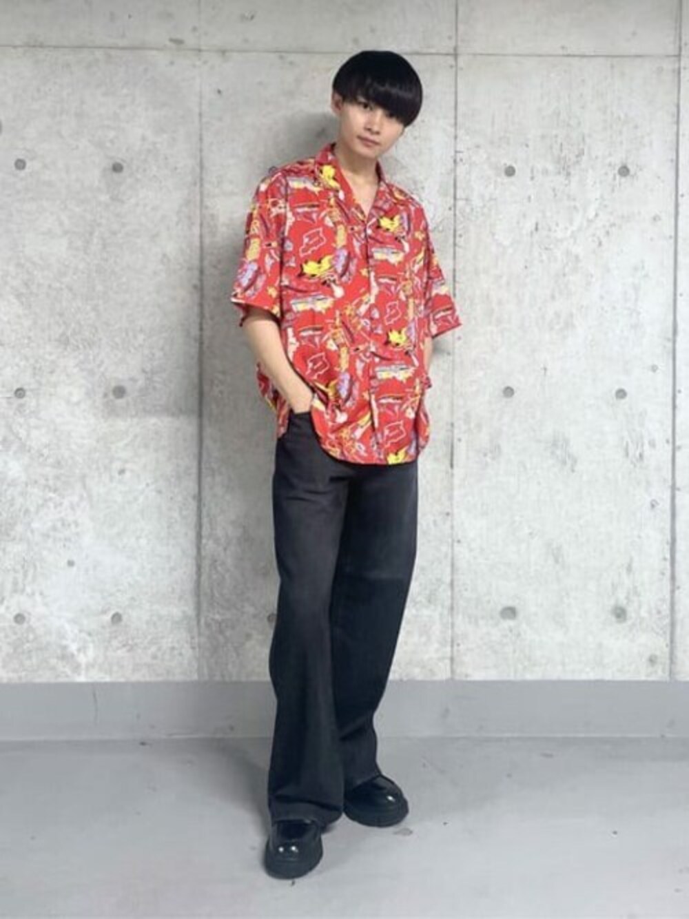 その他のシャツ/ブラウス、ブラック系のデニムパンツを着用したメンズの夏コーディネートの1枚目の写真