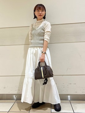 「アイテム（その他トップス）」を使った、新谷さん（レディース・157cm）の夏コーディネート