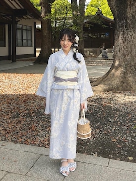 「MAJESTIC LEGON（マジェスティックレゴン）のローヒールフリルビジューサンダル（サンダル、グレー系）」を使った、naaatsumi00さん（レディース・162cm）の春コーディネート