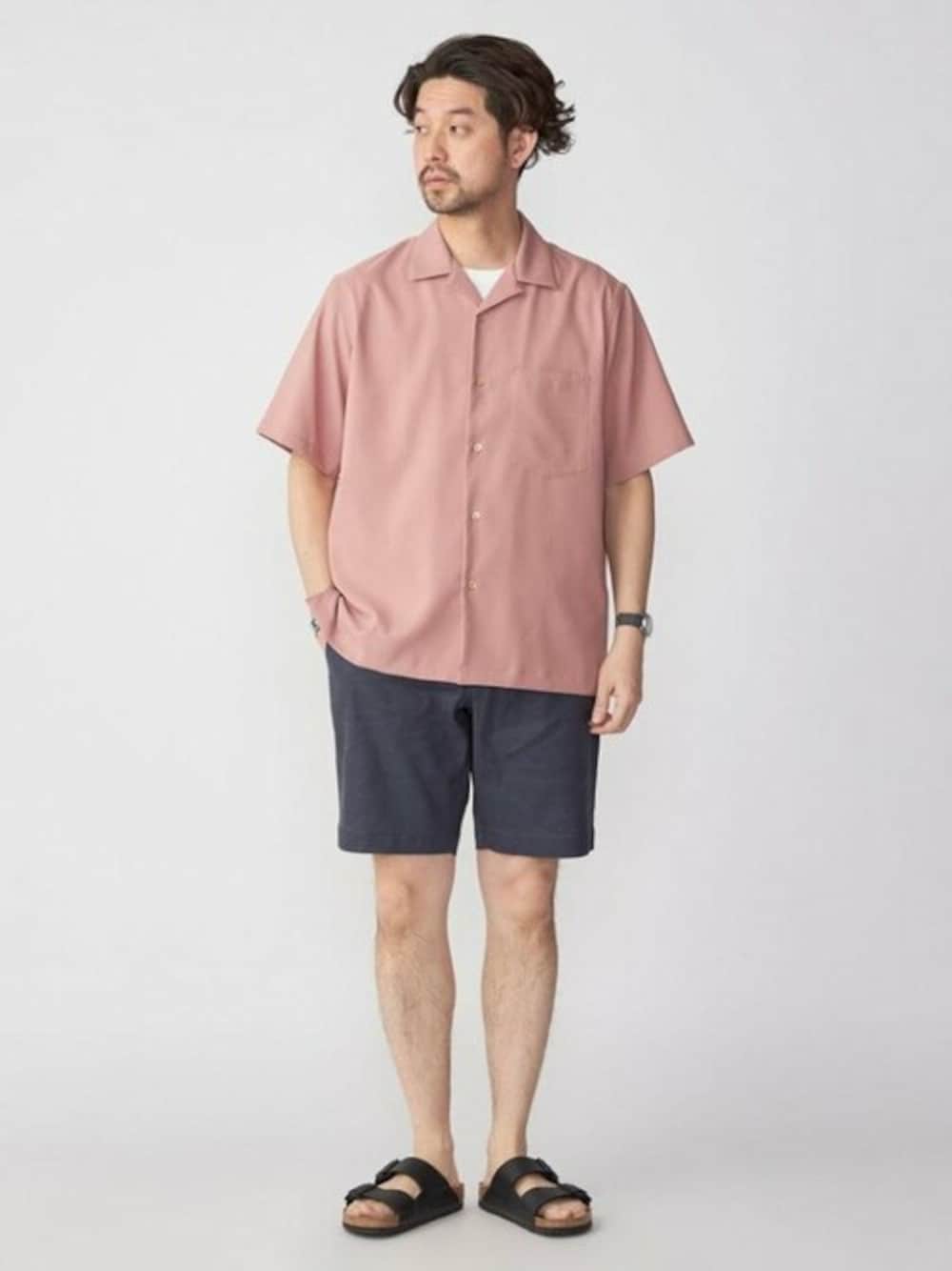 「シップス、SHIPS、リネン、半袖シャツ、オープンカラーシャツ、リネンショーツ」｜「SHIPSのSHIPS: MADE IN JAPAN ドライタッチ オープンカラーシャツ 23SS（シャツ/ブラウス、ピンク系）」を使った、佐藤さん（メンズ・173cm）の夏コーディネートの1枚目の写真