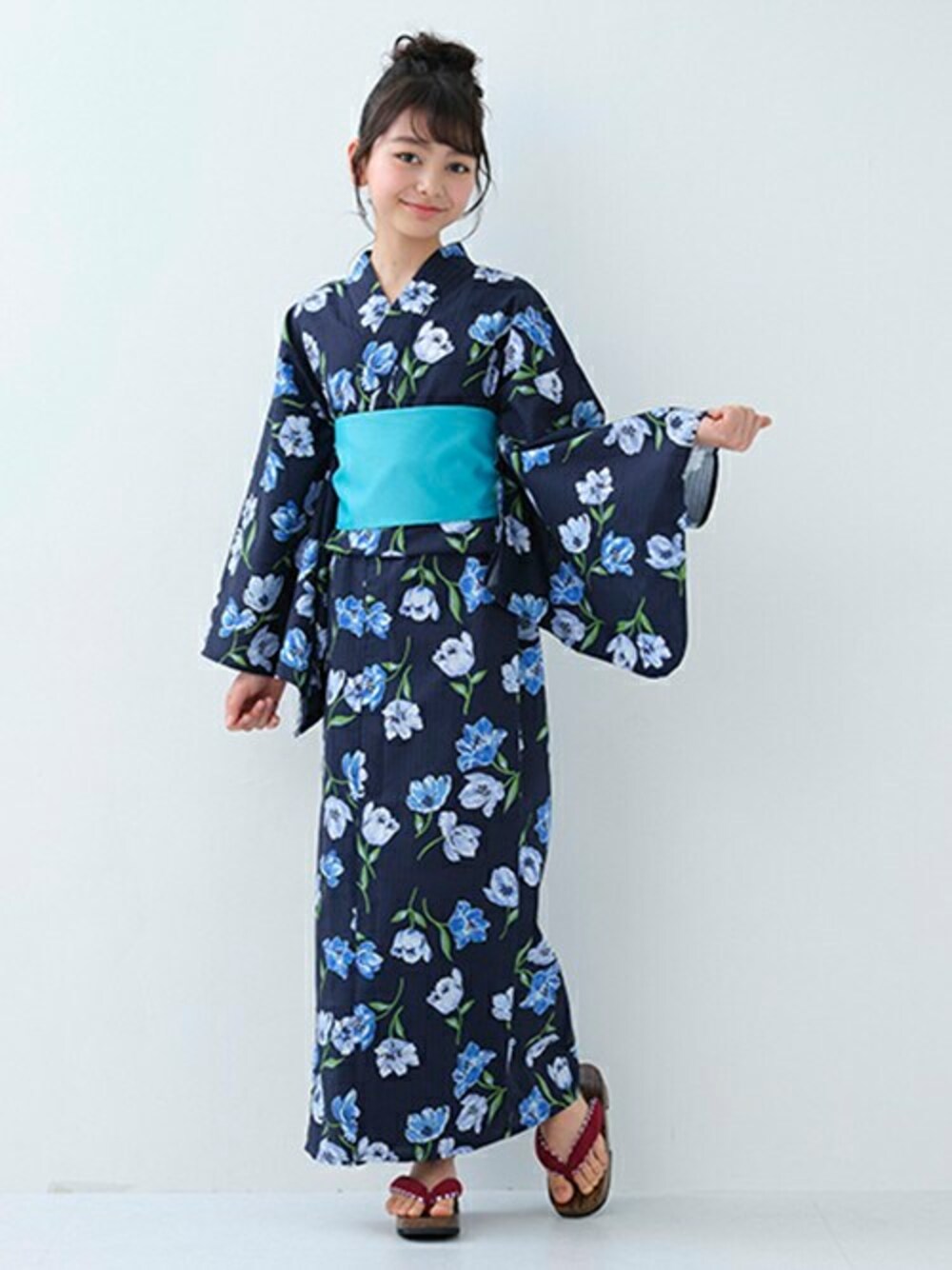 【新品】kate spade kids ヴァイ二ーローズ 浴衣 160 花柄 紺 新品】kate spade kids ヴァイ二ーローズ 浴衣 160 花柄 紺