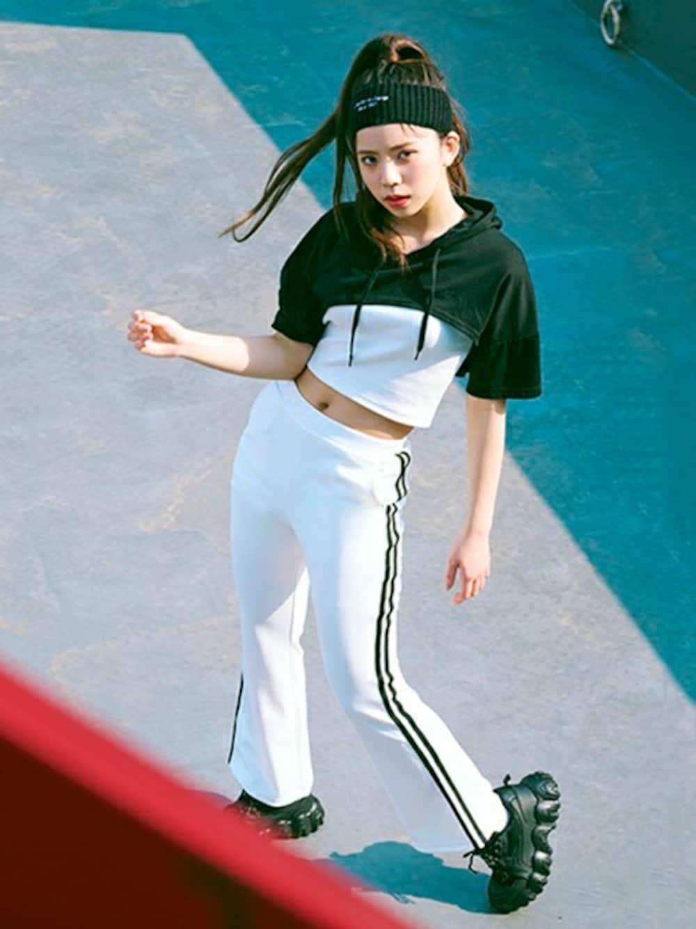 LOVETOXIC（ラブトキシック）の「【LTXC】接触冷感ラインフレアパンツ
