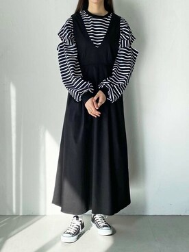 「スリット」｜「アイテム（ジャンパースカート）」を使った、Rinaさん（レディース・160cm）の冬コーディネート