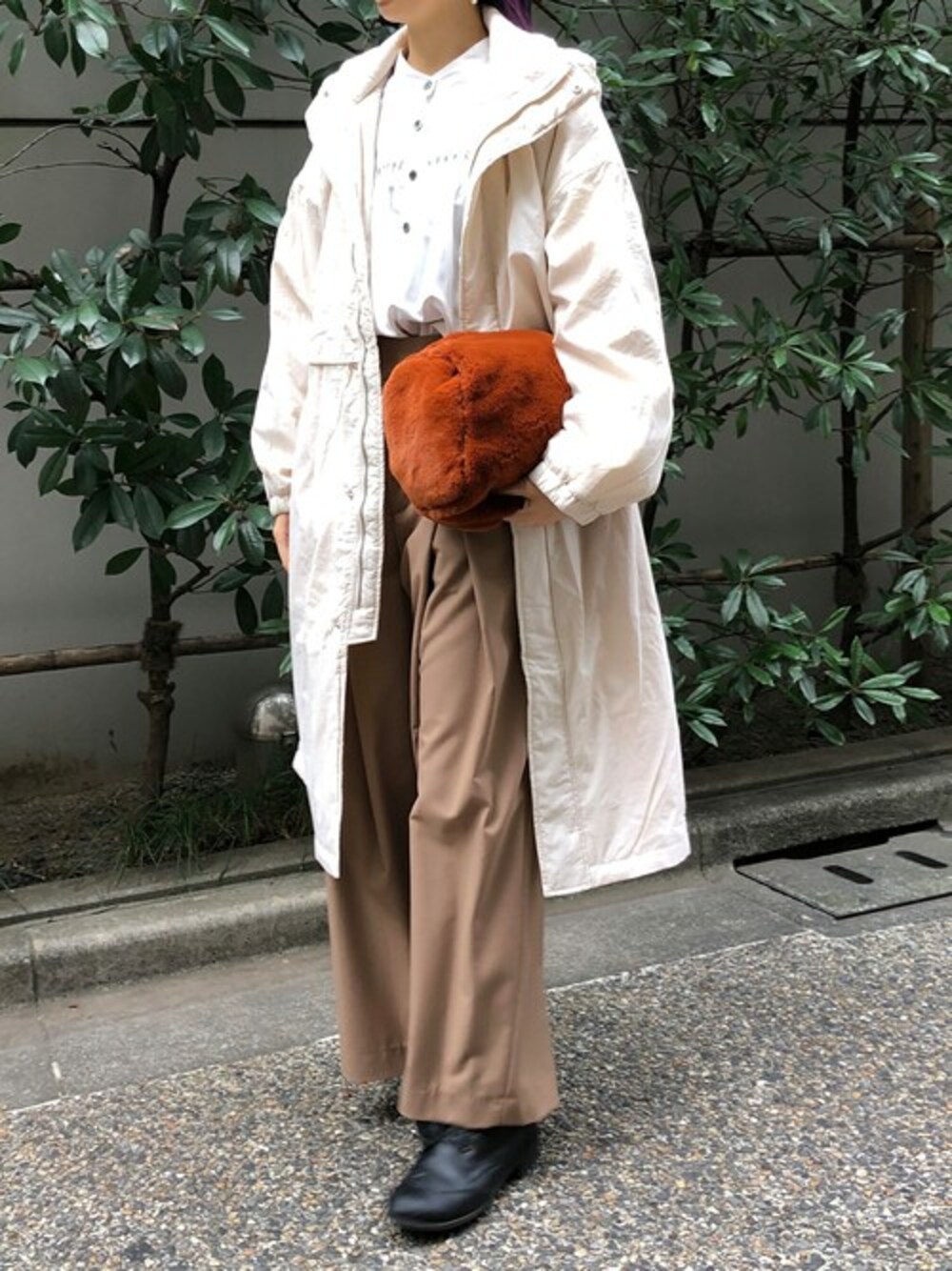 「ロングコート、中綿ロングコート、EUCLAID、エウクレイド」｜「EUCLAIDの中わたフードロングコート（その他アウター、ホワイト系）」を使った、EUCLAID Staffさん（レディース・160cm）の秋コーディネートの1枚目の写真