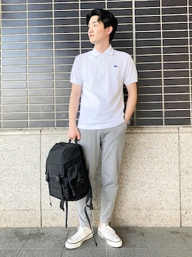 「アイテム（ポロシャツ、ホワイト系）」を使った、西口さん（メンズ・174cm）の春コーディネート