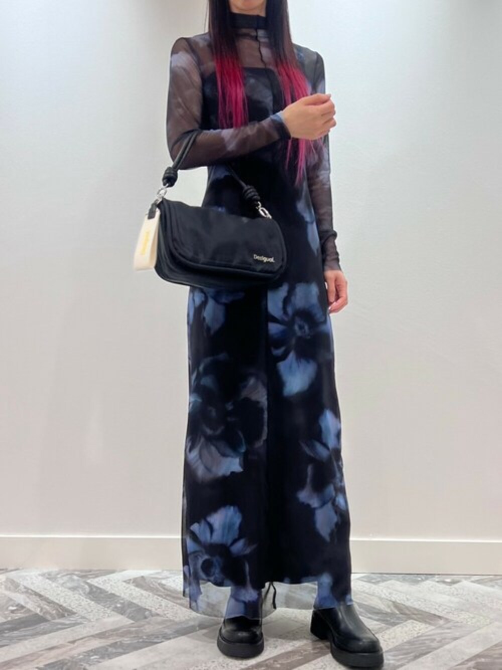 Desigual（デシグアル）の「NUEVA ORLEANS ワンピースロングスリーブ