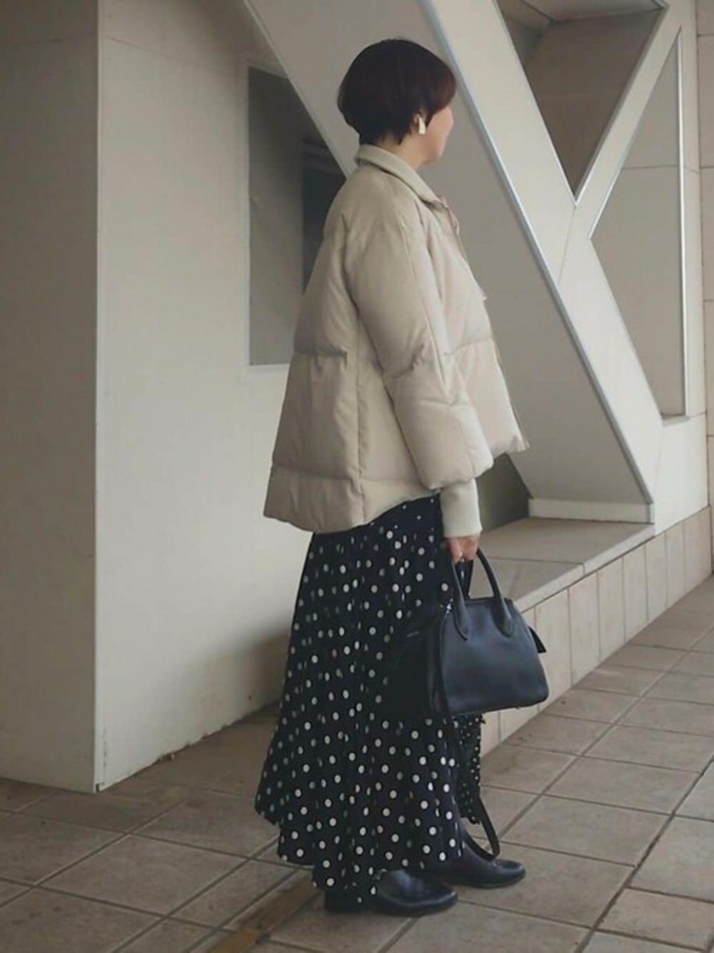 「ゆったり、体型カバー、ビアズリー、BEARDSLEY」｜「BEARDSLEYの【AW商品先行予約】ジップフレアダウン（ダウンジャケット/コート、ホワイト系）」を使った、BEARDSLEYさん（レディース・164cm）の夏コーディネートの1枚目の写真