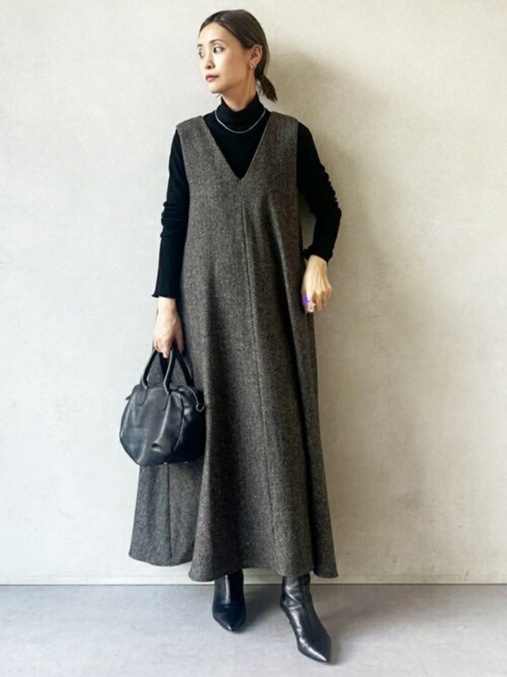 「ゆったり、体型カバー、ビアズリー、BEARDSLEY」｜「BEARDSLEYの《追加販売開始！》ラウンドミニボストンバック（ショルダーバッグ、ブラック系）」を使った、BEARDSLEYさん（レディース・158cm）の夏コーディネートの1枚目の写真